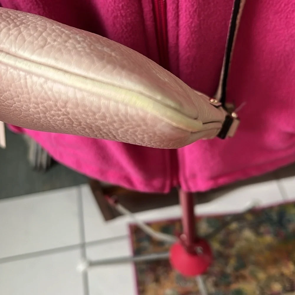 Kate Spade   Crossbody bag  beige  GUC  genuine leather pebbled    Every day bag